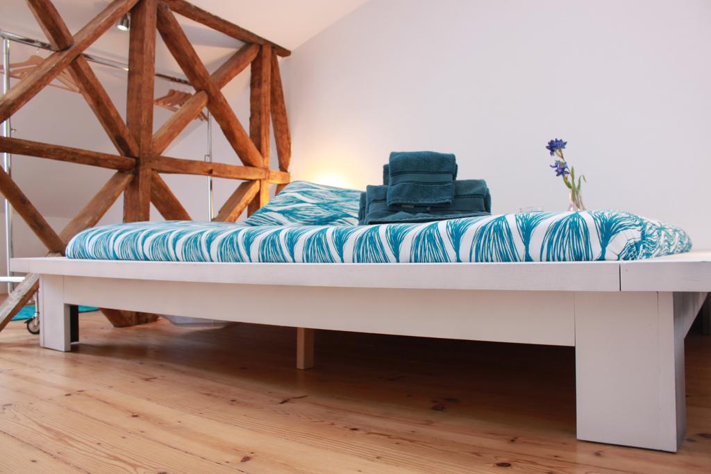The Blue House - Camoes Cool Loft Apartment Lisbon Room photo